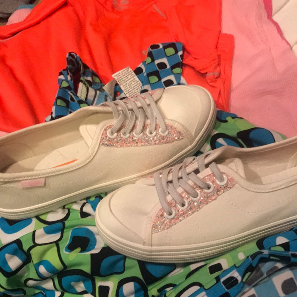 Rocketdog tennis shoes 6.5